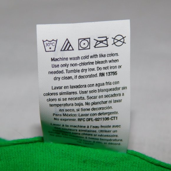 FREE HUGS ( Just kidding don't touch me )  Mens M Green Graphic T Shirt Unworn - Picture 5 of 10